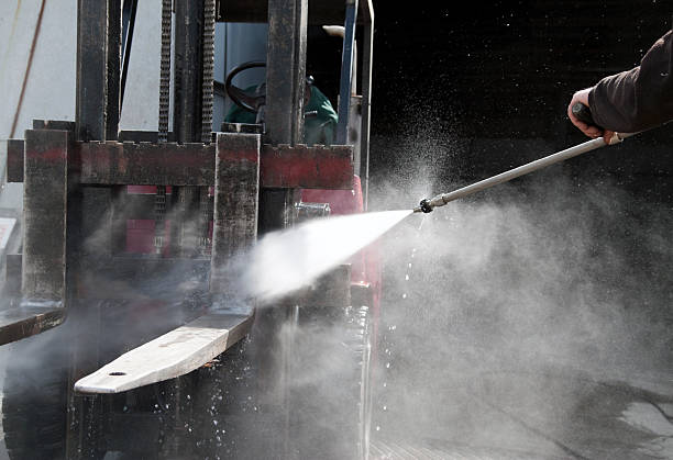 Best Pool Deck Cleaning  in Desert Edge, CA